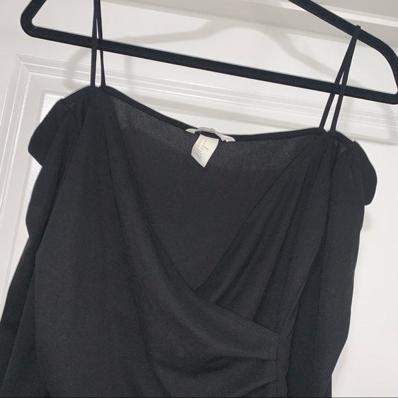 H&M cute Off shoulder long sleeve top - Picture 3 of 5